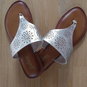 Women's Coppery Sandals Size 6 Palms Like New!